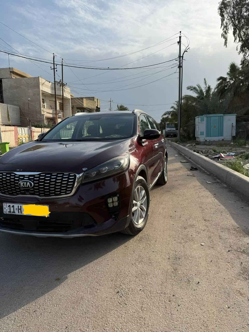 سورنتو 2018
بابتين كلير 
ثلاث قعطع صبغ
 موضحات بسونر 
مكينة 6V
7راكب 
مكان بغداد 
***********
