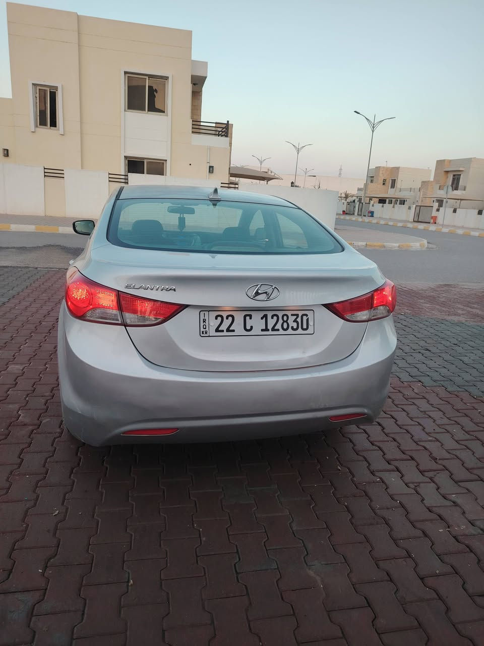 السلام عليكم
النترا ٢٠١١
للبيع نقد 
السعر 88
النترا لون رصاصي سلفر جاهزه مابيها نواقص 
بيها مكانات صبغ ابيع حزام رش فقط بدون دواخل 
محرك 1800 بدون بخار بدون صوت
كير مابي عيب
تبريد تدفئه شغال 
صدر وتخم تاير جديد باتري جديد
مكاني تكريت القادسيه 
للاتصال ***********
