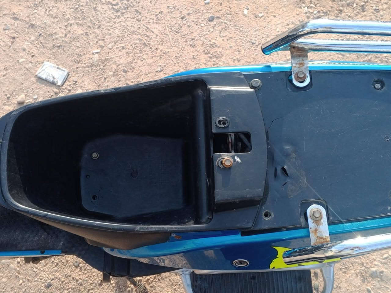 السلام عليكم ورحمه الله وبركاته
دراجه شحن للبيع 
5 باتري عالفحص كلهن 10 
تايرات جوبلس جدد 
اشاير شغاله 
هورن شغال 
يحتاجلهة دسكات ومجمع دكم مال نمر ومال لايت
سعرهة 350 وبيها مجال 
للتواصل واتساب او اتصال هاتفي 
*********** 
مكاني الانبار ـ الفلوجة ـ السكنية
