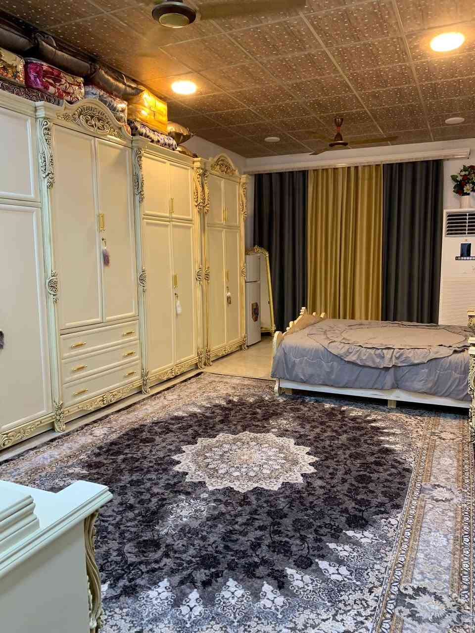 سلام عليكم غرفه نوم مستعمله مشتريه ب اربع ملايين ونص وبيعه ملايين بتلاثه ونص الاستفسار تصال على رقم الهاتف ***********
