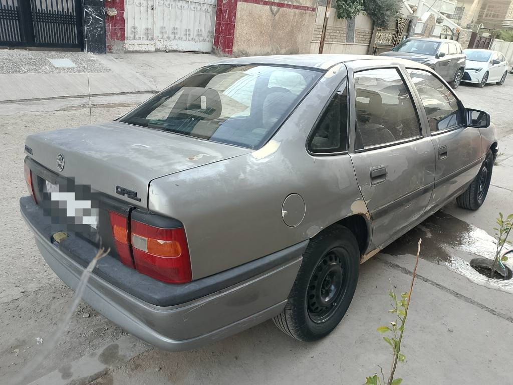 أوبل فكترا نظيفة جدا وما تحتاج اي مصرف جاهزة على آخر حباية حجم المحرك 1600اقتصادية جدا بالصرف..
كير ومحرك وصدر وتخم تاير كلهن جدد داخلها كلش نظيف بيها كم مكان شوية جان خويس شيء بسيط ومصلحهن مبين بالصورة شوف العين والسيارة بلادية ومجهزها الي قبل لا تكون لغيري
ولو ما محتاج ما ابيعها وبالعافية عالياخذها مهنا بيها ويشوف خيرها..
اريدها ب39 ومجالها جدا بسيط 
مكاني بغداد واي استفسار الاتصال على هذا الرقم *********** متواجد يوميا بعد الساعة ال3 مساءا.. بغداد, العراق
