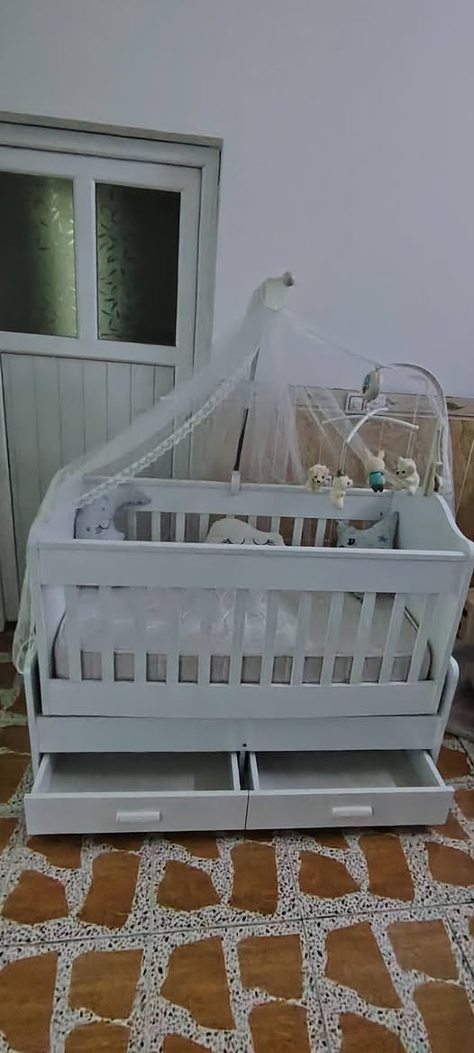 بێشکەی مندالان بۆفرۆشتن زۆر خاوێنە هه ولێر بنسلاوە
***********
