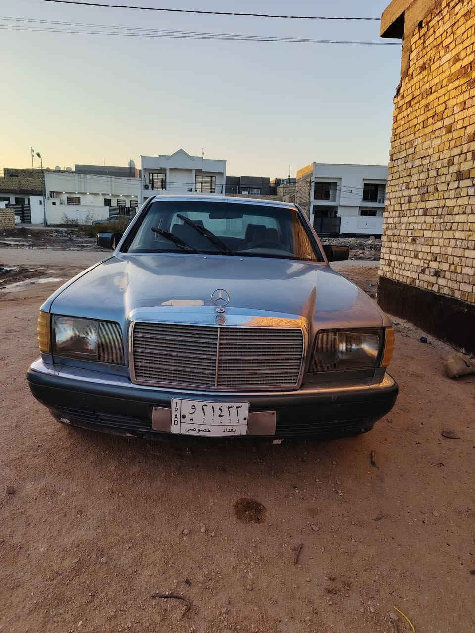 السلام عليكم للبيع مارسدس سياره بلاد بدون ضربه بس نقص الصبغ مثل ما واضح بل صور  محرك وكير راس الثور حاويه رقم بغداد كهربائيات شغاله تخم تاير ويل كب حاويه ستوني شاده حداديه جديده غرفتهه جديده  السعر ب 39 وبيهة مجال العنوان الديوانية رقم التلفون ***********
