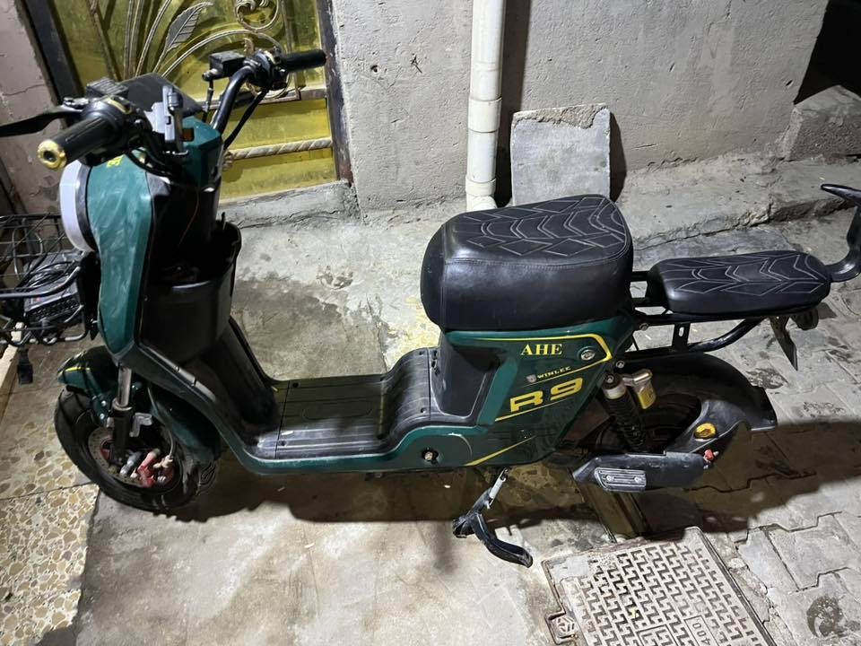 السلام عليكم دراجه r9للبيع الدراجه بعده جديده بطاريته اخو الجديد السعر 375وبيع مجال للشراي للستفسار رقم ***********
