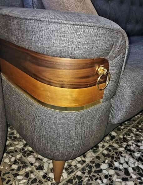 نص تخم تركي ألأصلي لونجين  مودرن 5مقاعد قنفه وكرسيين أرجل خشب زان اخو ألجديد ألسعر 300قفل سبب البيع صغر ألمكان العنوان بغداد ألرصافه الشراي اتصال فقط لعدم توفر ألأنترنت
***********
