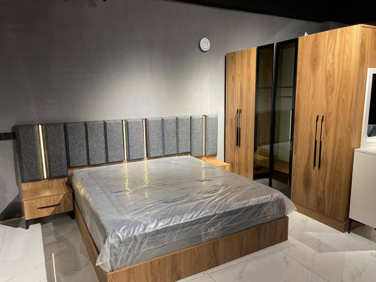 معرض صائب لغرف النوم التركيه واسعار مناسبه العنوان الشرقاط الساحل الايسر مفرق عويجيله 
***********
