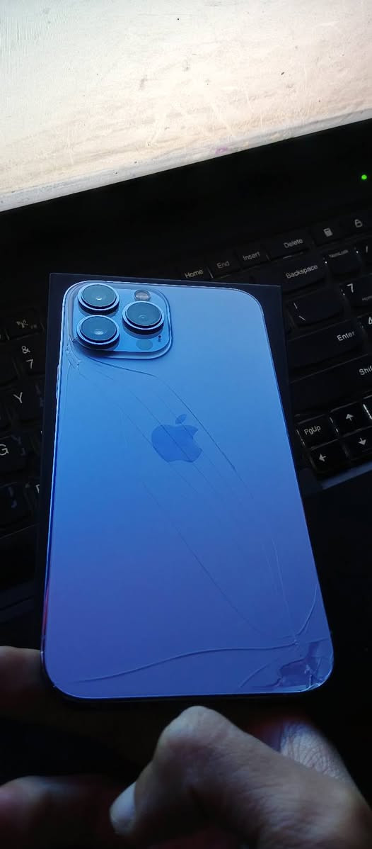 13promax 256 🔋 97 بلاد
قبل كلشي البطاريه تكعد يمي وتفحص ساعه نص ساعه بكيفك وتشوف الصرف بنفسك 
الجهاز بكارتونته ومضموم استخدام فترات كلش قليله وكع وتفلش الضهر 
الجهاز مامبدل بي أي قطعه والضهر يكلف 25 الف 
انطيك كارتونه وشاحنه وياه 
700 الف قفله ويرهم مراوس ايباد m2 
مكاني بغداد حي النصر ***********
تكسر بالسعر اضحك عليك والبسك
