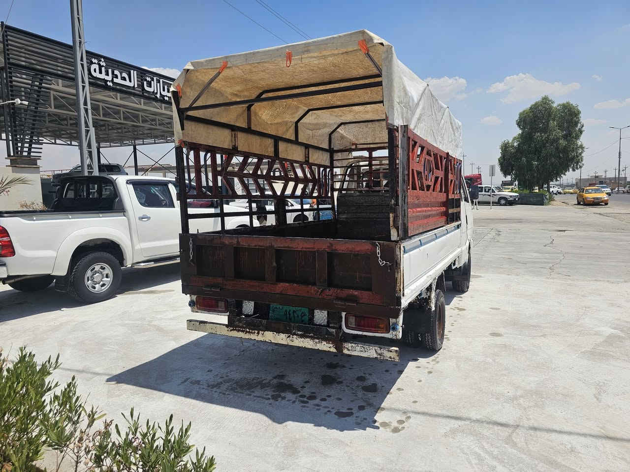 كيا حمل بنكو قماره وربع..
  موديل 1993.. 
الشرعي بل موصل.. تحويل مباشر.. 
السعر..  30 $ 
العنوان موصل الجانب الأيمن 
الاتصال على الارقام 
***********
***********

