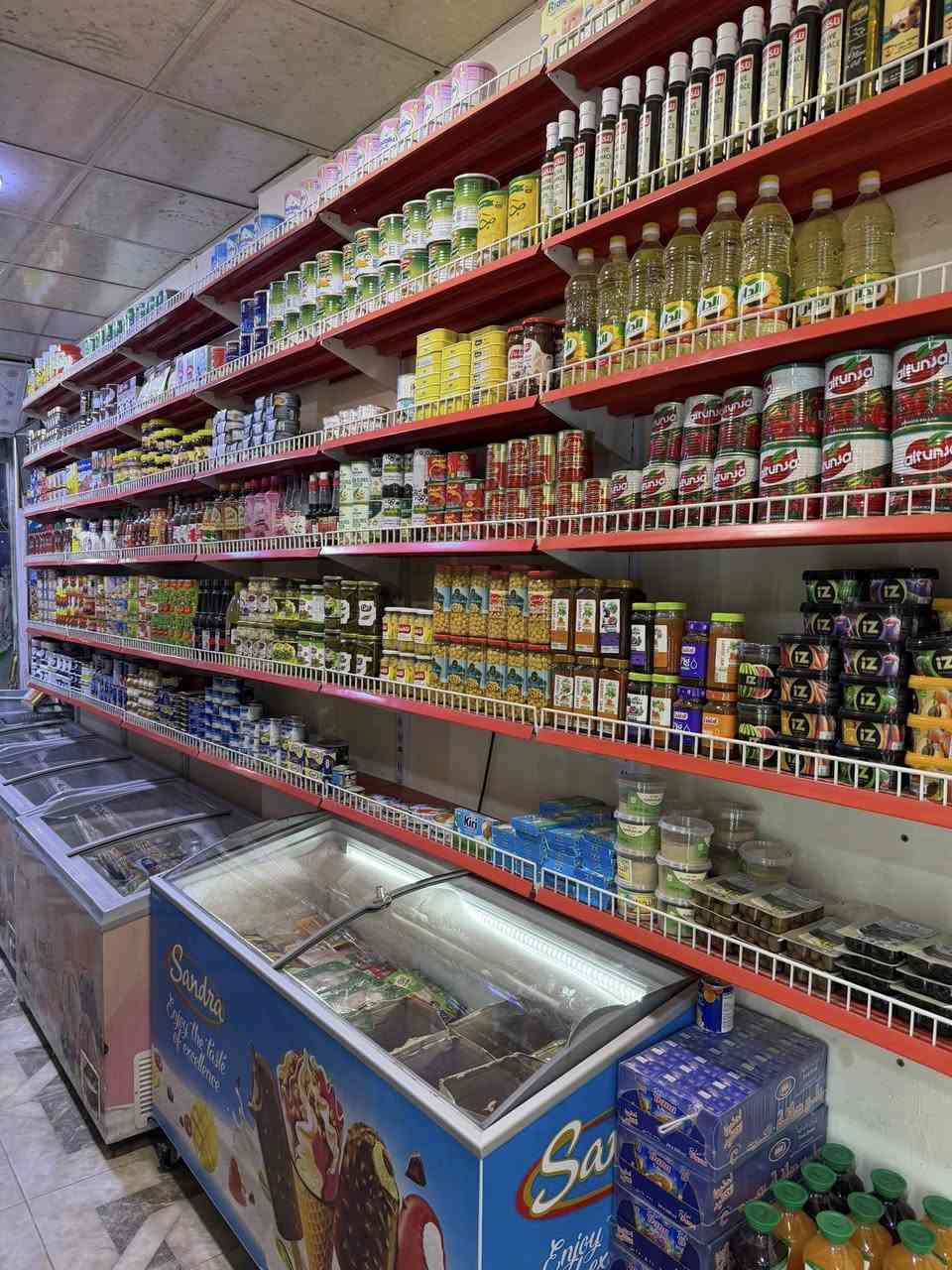 اسلام عليكم 
سوبر ماركت للبيع في الجنينه متكامل ثلاجات عدد8+ثلاجات شركات عدد3 ومجمدات 3+مجمده شركه 1 وحاسبة كاشير سبب البيع البعد وعدم التفرغ رقم الهاتف
***********
