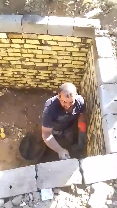 الى عنده سبتتنك حفر بناء صب اوصبت نضافه شغل حلو ومناسب ***********
