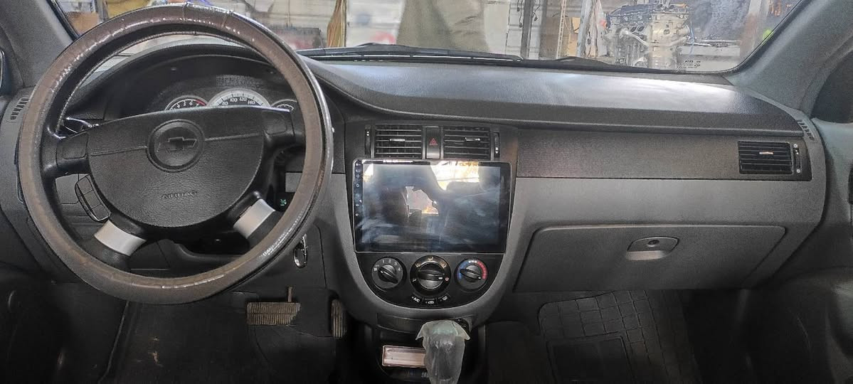 السلام عليكم ورحمه الله
اوبترا  موديل 2011 رقم بغداد هزه وسنويه جدد 
صبغ بيها جاملغ خلفي وبنيد 
عنوان سياره بغداد سبع ابكار رقم صاحب السياره
السعر 90$
***********
اي ستفسار وشكراً
