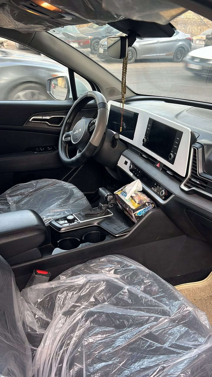 السلام عليكم
سبورتج موديل ٢٤
نص فول السيارة
 خليجية رقم اريبل بأسمي تحويل او كالة ماكو مشكلة، السيارة بيها بس هاي الشخطة بالچاملغ الخلفي والچاملغ الأمامي شوفة عينكم، ماشية٦٠ ألف
السيارة عارضها ب٢٢٥٠٠
 أخوان هذا رقمي أي استفسار تدللون عالفيس ممتواجد واتساب او اتصال عالرقم 
***********
