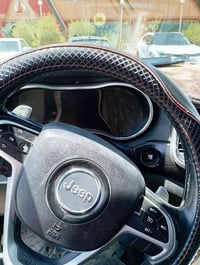 اعتذر السيارة مامصوره عدل جيب 2015 بيه 3قطع السياره ومكينه تنقص رقمه ب...