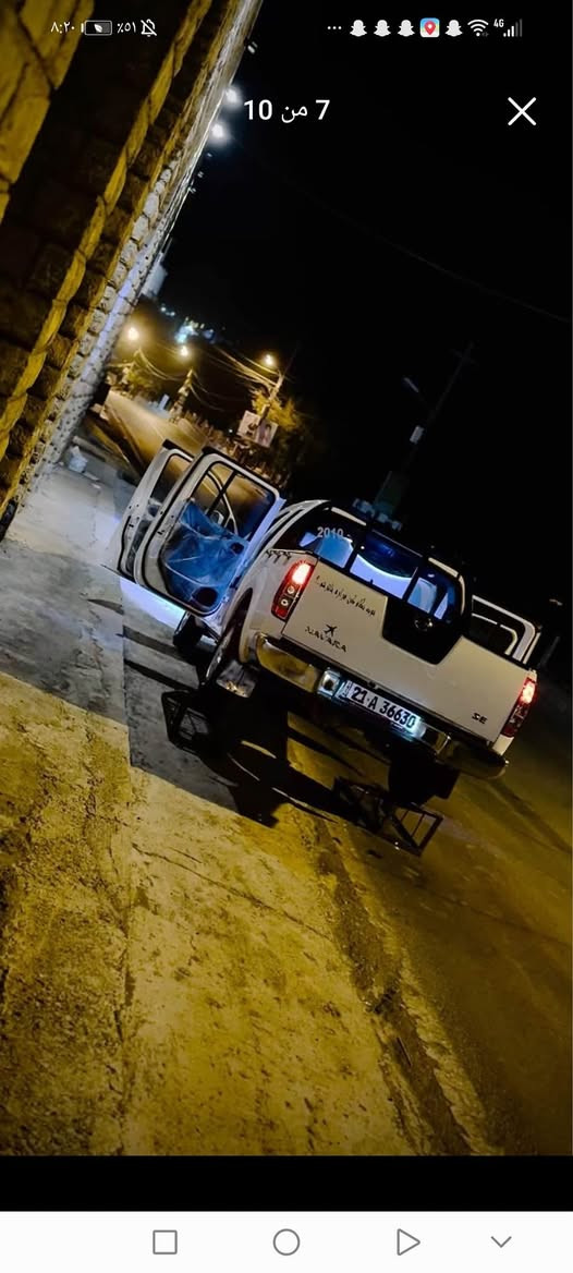 نيسان نافارا مؤديل 2009 سه ياره كه نمونه يه له جواني
دوو ده سه له شه ريكه وه سپئ ري دانه به زيوه مه كينه و گئ ري نه كراوه ته وه چوار تايه ي لؤكي له ژئ رايه
دوو پارچه ي بؤياغه سه نه وي سالئ كه به سه رچوه
سعري 98 گه لاو تؤزئ مه عمه له
075‪11572767
***********
