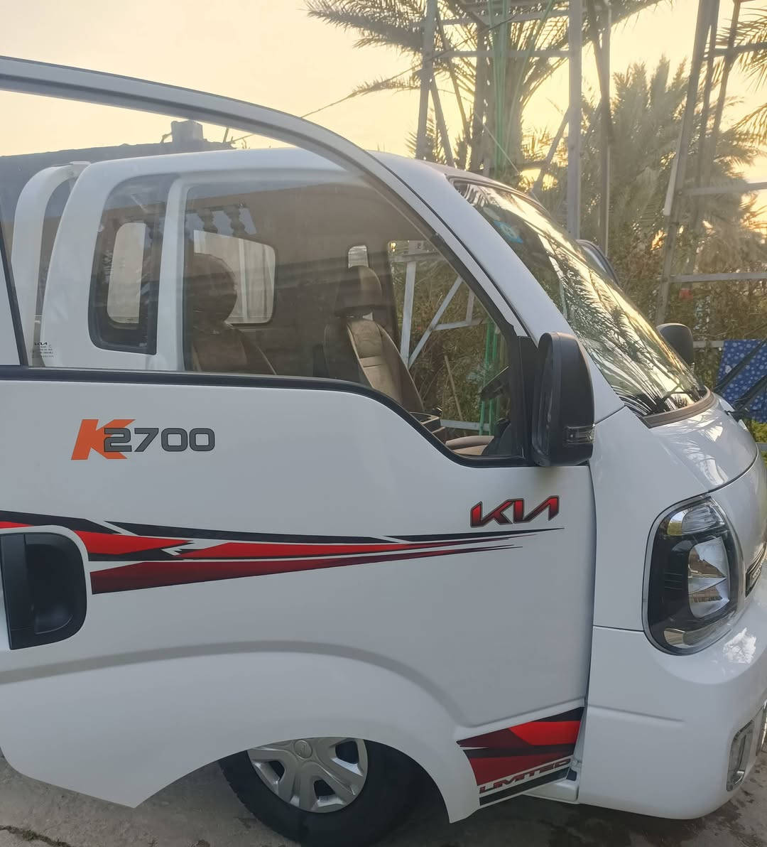 السلام عليكم للبيع موديل 2025 اردني
السياره مكفوله كفاله عامه  ماشيه 10الأف وقابل للزياده
رقم بغداد باسمي السعر 165$وبيهه مجال بسيط ***********
