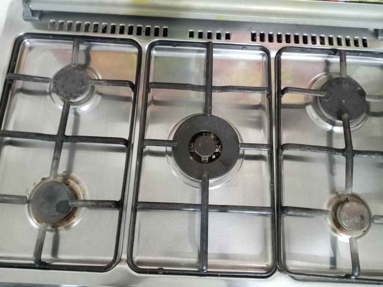 طباخ للبيع شغال السعر ١٠٠ وبي مجال
***********
