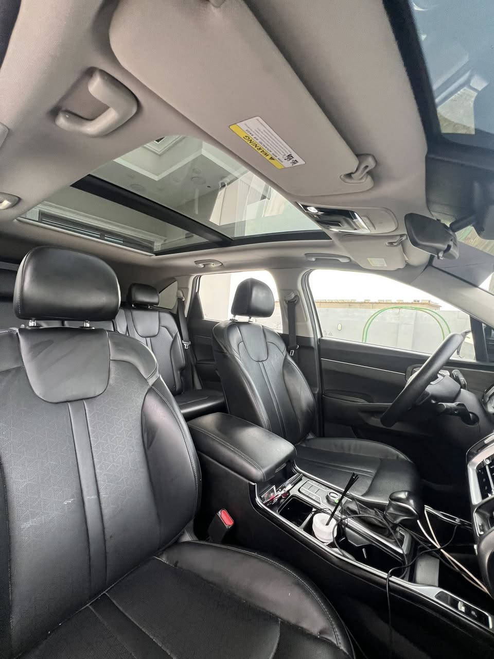 سورنتو 22 فول للاخير + بيها بس بنيد وارد امريكي + سونار وحادث كله موجود عالخاص والاستفسار 
***********
