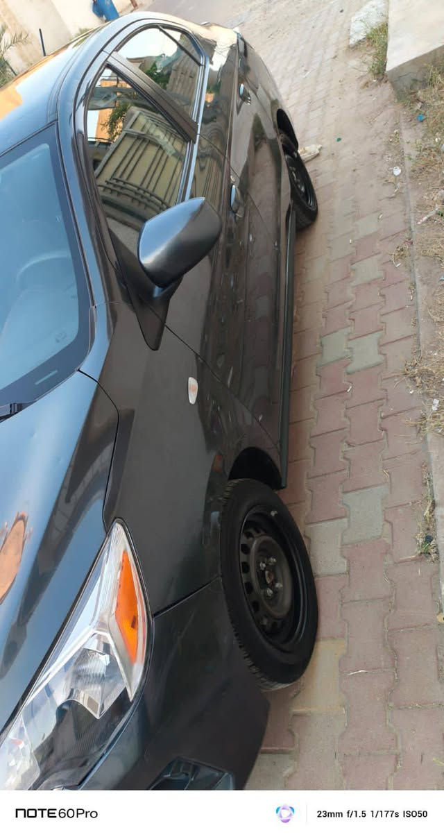 ميتسوبيشي ميراج (Mitsubishi Mirage) - موديل 2024
اللون: كحلي مميز
 ناقل الحركة أوتوماتيك 
 الشاشة: شاشة لمس مقاس 7 بوصة تدعم أنظمة Apple CarPlay و Android Auto
 المكيف: أوتوماتيك ممتاز
 أنظمة الأمان: كاميرا خلفية، نظام المساعدة على تجنب الاصطدام الأمامي، ونظام الثبات الإلكتروني
 حالة السيارة: حجم مدمج، عملية جداً، وسهلة في القيادة والركن داخل المدينة وموفرة للبنزين بشكل ممتاز.
وارد امريكي بس ضربه بنيد محركها سليم وبيها حالوب قليل سعرها 89
***********
