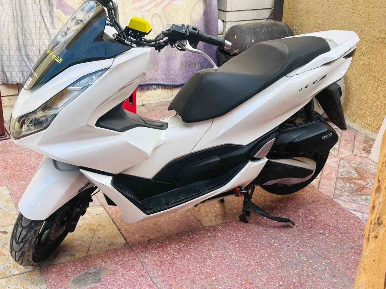 بي سي اكس جيل رابع ضارب بيها خط فيت بم ونوزل 
ماشيه ١٩ الف السعر ١٥ وبيها مجال كلش قليل ***********
