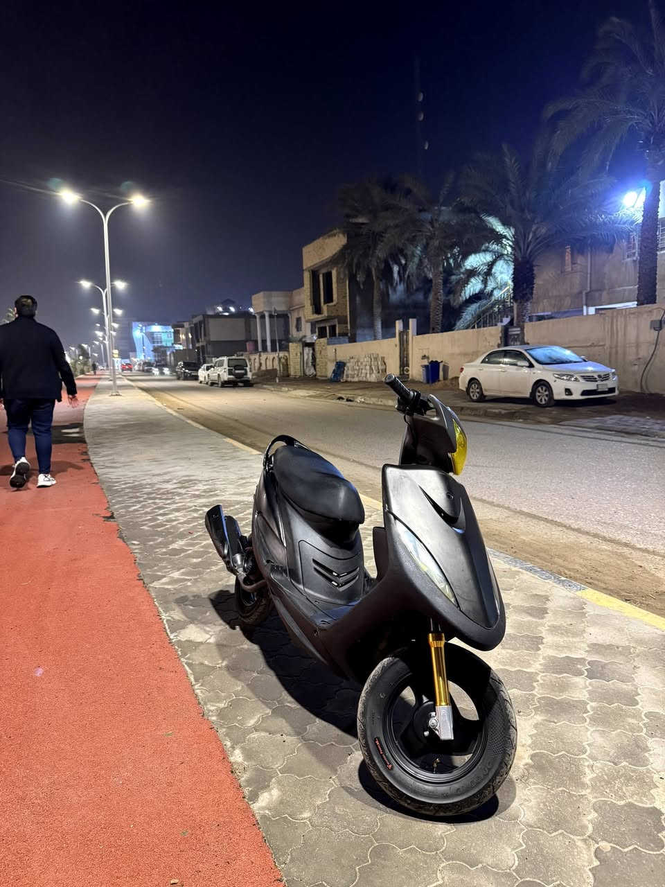 سلام عليكم دراجه ماكس عدله راجع رياضي كلشي شغال مكينه خرسه لا نضوح ولا تبخير 
بوشه بلاد 49 كلاجات بلاد ،،، دبلات امامي وخلفي جدد . تايرات جلاتين . كزوز اف ام . كلوب زنون. ويلات بلاد جدد كفرات ختم اسود طافي
شغاله سلف هندر بس باتريه ضعيف . معدل وشلعه خير من الله ،،، ابيعه مفتوحه لن خذيته الاكثر من واحد يكول ما مفتوحه انا ابيع مفتوحه سعر 750 وبيه مجال للطيبين مكاني بصره ٥ميل رقمي فقط واتساب ***********
