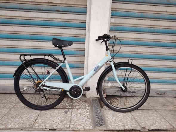 السلام عليكم ورحمة الله وبركاته 
بيسكل بناتي حجم 27 تاير عريض أوزان 
باله ياباني النضافه فول   
ماركه ( NEOSAGE)
السعر ( 160 الف) 
 سيبايه عضم اصلي 
موديل حديث ٢٠٢٠ 
 كير ٦ نمر شيمانو شغال 
 بايدرات باله عكرب شيمانو 
لون ميمز سمائي  مختم 
تاير عريض أوزان يتحمل وزن 
كشن طبي اصلي أوزان 
فول موصفات قطعه نضيفه 
عنوان المحل بغداد شارع الفلاح 
هاتف ***********
الاستفسار واتساب
