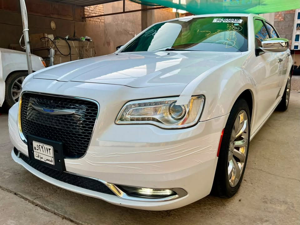 السلام عليكم 
2019 Chrysler 300, Limited
مواصفات لمتد معروفه
دخول جديد كتاب ضباط انبار 
ماشيه ٧٠ الف 
صور الحادث و كتاب الفحص مرفقه بالمنشور 
بارد في قبق الصندوق 
و بيها جاملغ امامي رش تجميل من امريكا بدون فتح
السعر:265 بيها مجال 
للاستفسار :***********
عنوان :ذي قار _ سوق الشيوخ
