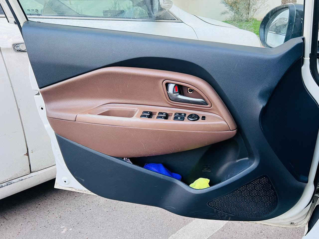 السلام عليكم
كيا ريو 2013 خليجي 
للبيع او مراوس 
شاشه كامره 
كير ومكينه مكفولات
داخل لونين 
حجم المحرك 1600
ماشيه 134 الف 
رقم اربيل سنويه جديده وبأسمي
وكلشي موضح بلصور 

مكاني بغداد بسمايه 
او السيديه حي الاعلام 
اي استفسار خاص


**إذا كنت صاحب هذا الإعلان وتريد حذفه لأي سبب، رجاءا أرسل رسالة إلى الدعم الفني**