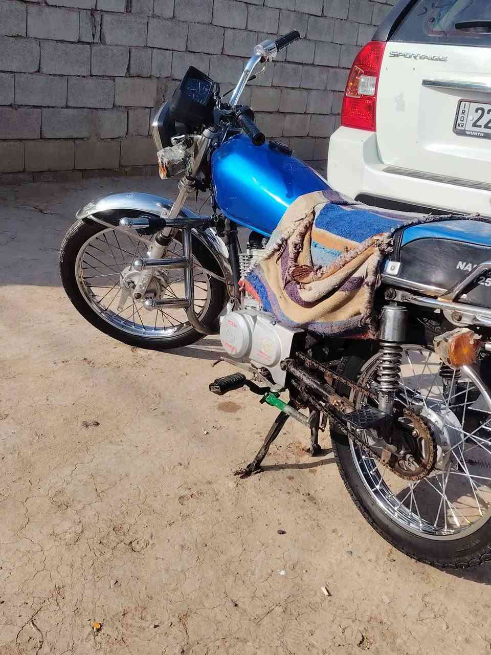 سلام عليكم نامه البيع موديل 18  دراجه حلوه كامله محرك مجفت  كهربائيات كلهة شغاله مكان ديالى كنعان ستفسار عل رقم ***********
