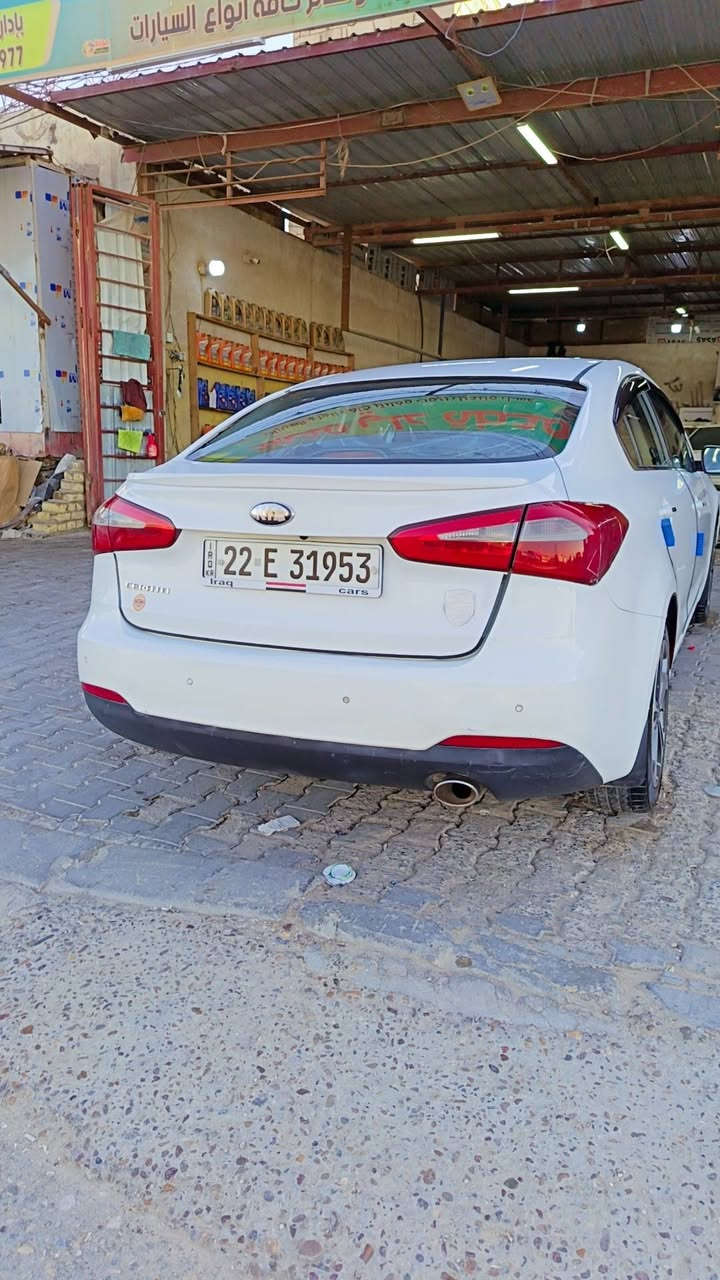السلام عليكم كيه سيراتو مديل ١٣شكل ١٤ السياره نص فول السياره مكفوله قطرت صبغ مابيها باردات زغار كلش رقم أربيل بسم شركت شراع القمر السعر ١١٥وبيها مجال للشراي مكاني نجف ***********
مواصفات السياره 
لد أمامي خلفي
مثبت سرعه
اشاير بل المري
مري شفط
حساسات
كشن كهرباء
شفتات ستيرن
