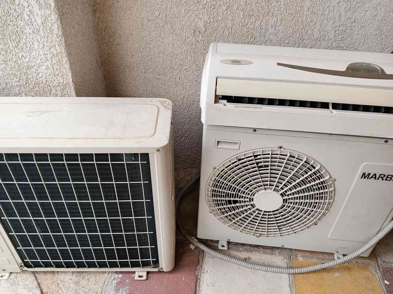 السلام عليكم سبالت عمودي او جداري للبيع موبايل ***********
