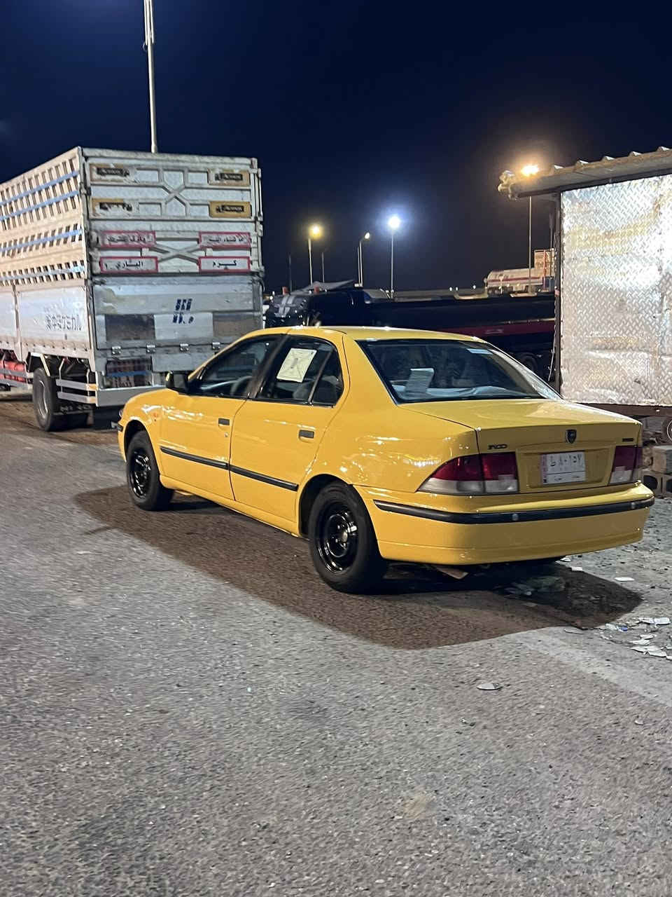 سمند 2012 
بيها بنيد مبدل
وجاملغ خلفي مصبوغ
مكان السياره بغداد 
الامين الثانيه 
***********
