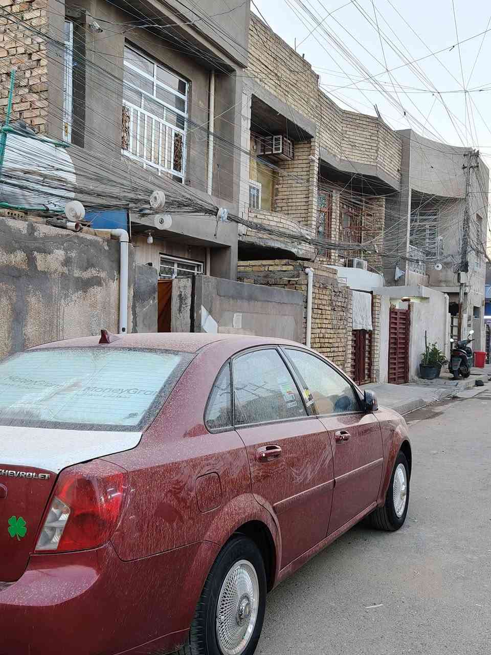 السلام عليكم شباب، سيارة اوبترا للبيع، جاهزة وما تحتاج أي مصاريف، مال بيت والسيارة نظيفة وبحالة ممتازة
​📌 المواصفات:
​النوع: شيفروليه اوبترا (Optra)
​الموديل: 2005
​اللون: أحمر مميز (نظيف ولامع)
​المحرك: [ 1.6 لتر] بحالة ممتازة، كير ومحرك وتبريد بشرط الفحص.
​الكير: [ عادي ]
​الرقم: [ كركوك ]، سنوية [جديدة / باسمي / تحويل ثاني يوم].
​الحدادية والتواير: [جديدة / بحالة ممتازة].
​الداخل: [نظيف جداً / مخمل / كشنات بلاد].
​​​📞 للتواصل والاستفسار:
​الرجاء المراسلة على الخاص، أو الاتصال على الرقم: [***********]
