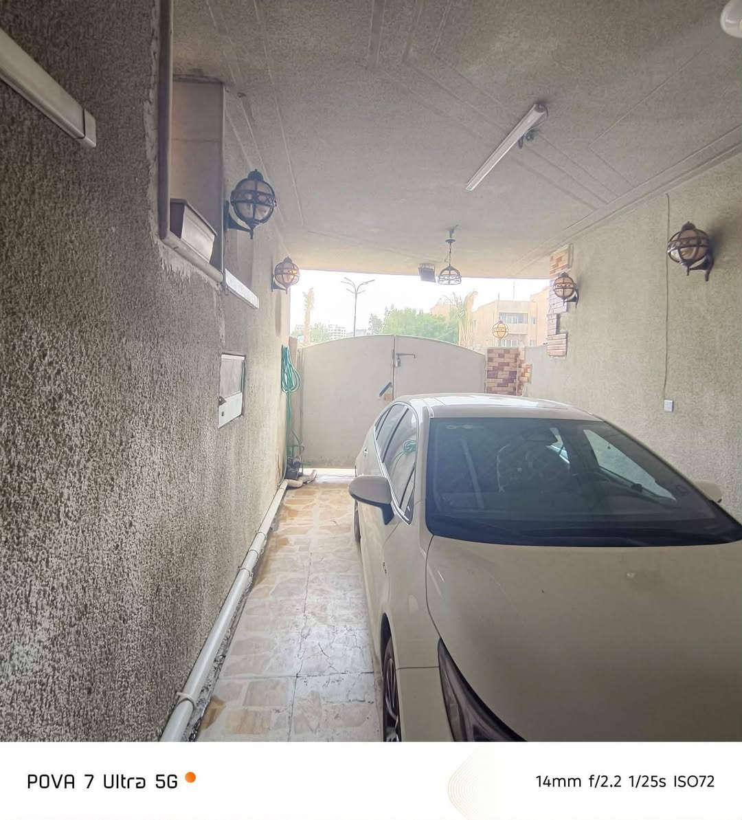 دار للبيع سكني تجاري ***********
