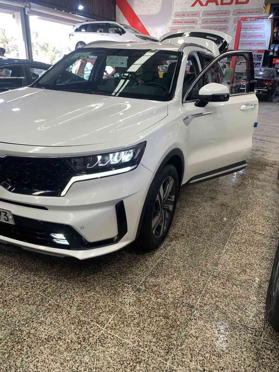 السلام عليكم
سورنتو 2023 رقم بغداد الجديد ماشية 26000 محركها V6 بيها بارد كما موضح بالصورة 7 راكب 
المواصفات 
شاشة كبيرة 
كامرة دواره 
GPS
اربع عدسات اضاءه LED
حساسه امامي خلفي
هاند بريك بصمه 
مانع انحدار ومانع انزلاق + Auti hold
ويل كب كروم 
كير ماوس
تبريد 3 قطع + شاشة لمس 
شاحن لاسلكي
Drive mode
كراسي كهرباء 
جنطة كهرباء 
تحكم ستيرن فول 
شفتات ستيرن مثبت سرعه
مري شفط اشاير بالمري 
ترحيب عند الاقتراب 
تشغيل عن بعد 
السيارة جديده بمعنى الكلمة مدوشمة جلد  
السعر٢٨٥ وبيه مجال بصيط 
الاتصال على الرقم *********** ابو فهد
