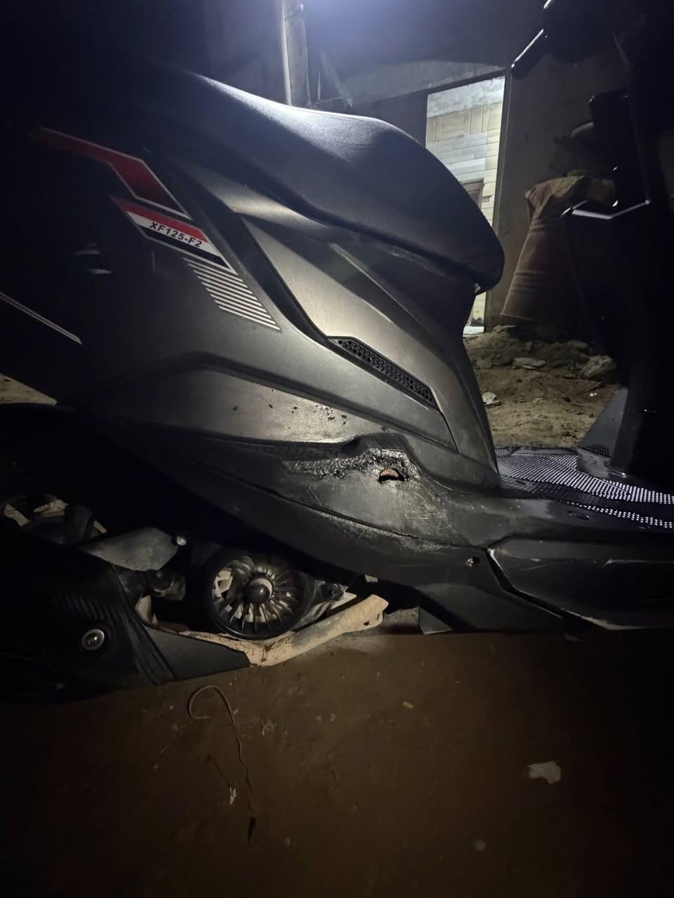 السلام عليكم
دراجة للبيع
Shining Fx 250
موديل 2023
سعة المحرك cc 250
عداد ديجيتال
فتحات تهوية
تشغيل سيلف + ستانلس
ماشية 265 كم فقط
مكفولة من المحرك للبرغي بيناتنة الفحص بيهه مكاتبه ومدفوعة الكَمركَ
يعني بس رقم وشد رايتك
بيهه شخطات خفيفه كلش
وفتحة صغيره موجوده ب الصور
متواجد ماسنجر و واتساب ***********
