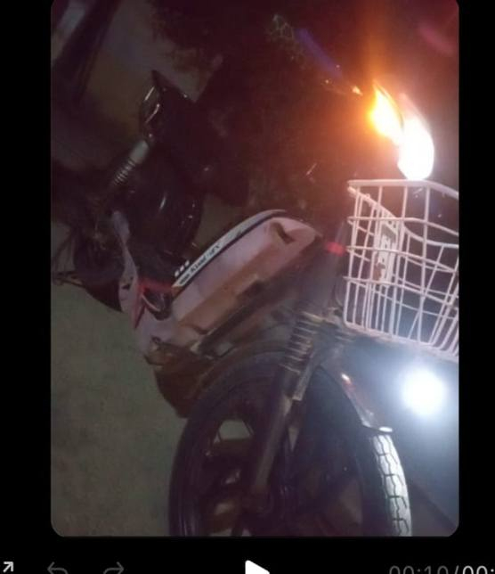 موكور شحن فول نضافه كامل 
بطارياته يقرن10ونص عل فحص
كلشي بي مبدل جديد /البطاريات لاتفكر بيهن ابد 
سعره 300قفل /لاستفسار ***********واتساب فقط/او مراسله عل ماسنجر
