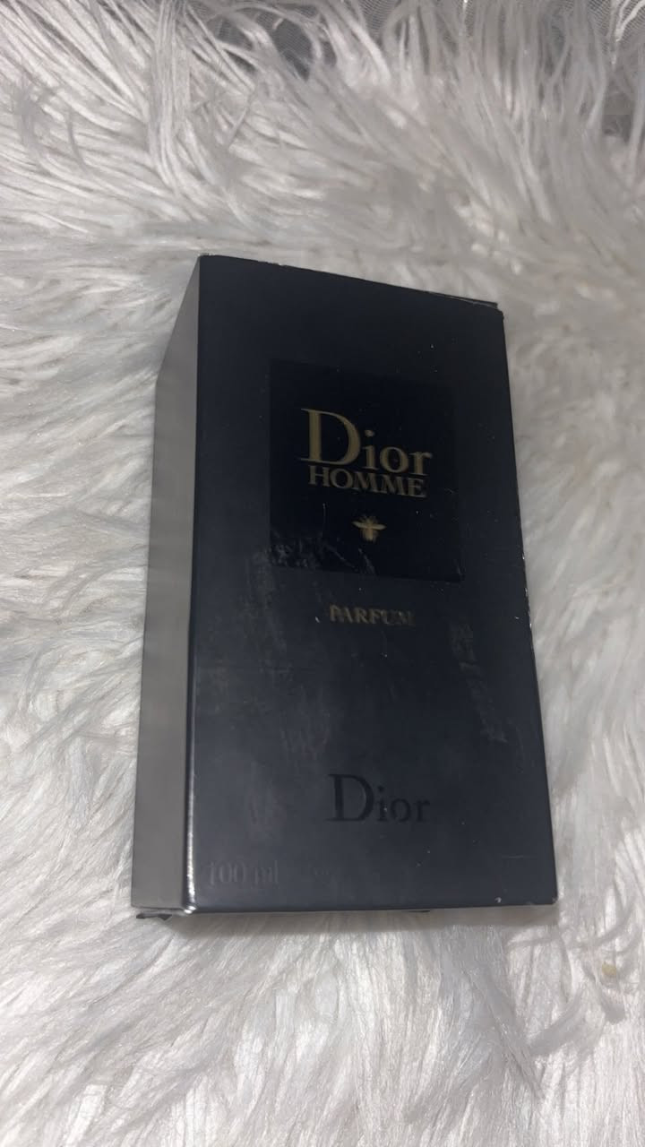 زجاج للبیع !!
دیور هوم بارفام اصدار قدیم اصدار ٢٠٢٢ اصلي بضمان فقد هناک مشکلە اوتومایزر


**إذا كنت صاحب هذا الإعلان وتريد حذفه لأي سبب، رجاءا أرسل رسالة إلى الدعم الفني**