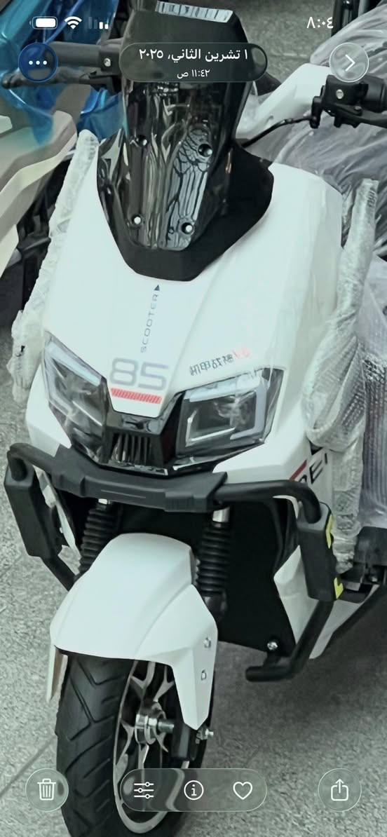 سلام عليكم دراجه صاعقه للبيع دراجه نضيفه 6 بطاريات تمشيك 75 كيلو سرعه 85  رقم ***********
