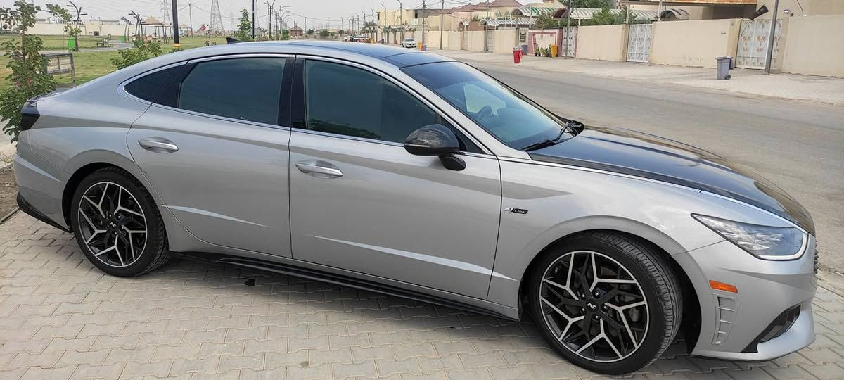 السلام عليكم من رخصة الادمن المحترم 
هونداي سوناتا N LINE مكينه 2500 تيربو (290حصان)
موديل 2023   السعر 195$وبيها مجال
فول مواصفات اعلى فئه بلسوناتا
حادث بسيط  بارد بخشم البنيد وبالعراق جاملغ الأمامي الجهة اليمنى هم بارد بدون فتح وبدون صبغ .
تبريد ابلادي شرط تقرير السياره تعمل وتسير من امريكاا
بدون ايرباك سليم 
ماشيه 58 كيلومتر 
بصمه دخول ذكي کشنات جلد وكنتاره كشنات كهرباء
تدفئه تبريد بلكشنات 
السياره كله ختومات N LINE
تبرید قطعتين
لايتات ٤ عدسات زنون بلادي عالي ناصي
لدات داخليه
سايد بريك بصمه
ویل کب حجمه ۱۹
دبل كزوز السياره
شفتات بلستيرن 
السعر 195$ وبيها مجال السيارة بالحقيقة أحلا من الصور
للاستفسار : ***********  (( المكان النجف الأشرف ))
