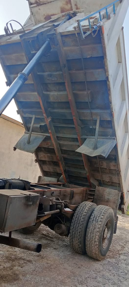 السلام عليكم سياره فالفو تك البيع موديل ٩١ محرك خير من لله تخم تاير سياره جهازه الشغل سنويه 2029/بسمي سعر خاص /***********/***********
