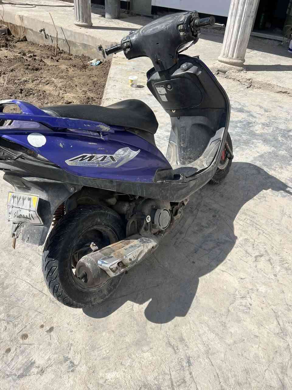 السلام عليكم ماكس 140 للبيع الدراجه (كايمه) الدراجه كهربائياتها كلها شغاله ونضيفه ومكينتها ناعمه (ممفتوحه) اوراقها كامله مكاني الصابيات او الدوانم مال شعله السعر  300  التواصل خاص ومتوفر واتساب ***********
