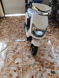 دراجه سكنس شحن للبيع   ملف 2000  بطاريات عدد 6   32 امبير   مساحه تخزي...