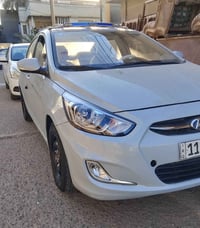 اكسنت خليجي 2016 ماشيه 100 رقم بغداد بسمي السياره بيها بنيد وباب الساي...