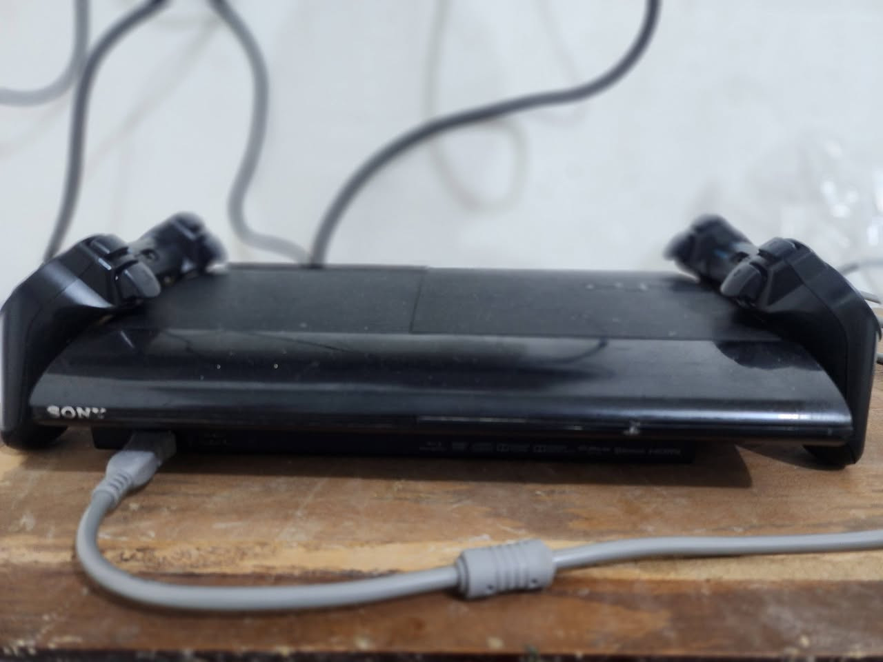 السلام عليكم ps3 سوبر سلم للبيع ويا ملحقات كامله وبي 5العاب  السعر 160 وبي مجال قليل ***********
