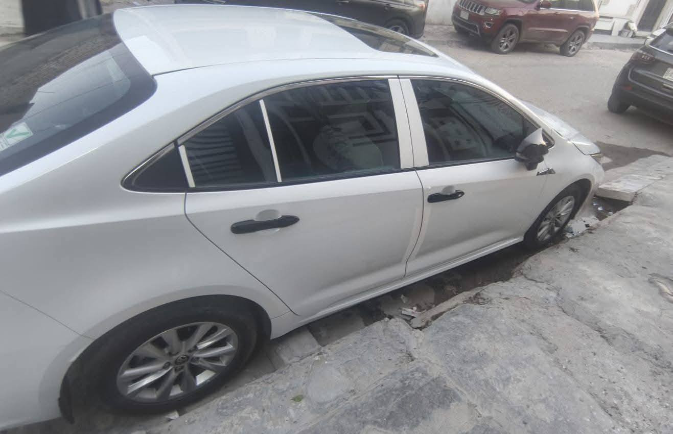 للبيع كورلا ساز  2024
ماشيه 28000 كير ومحرك مكفوله 
فول مواصفات 
سلايد فتحه سقف  
بصمه دخول ذكي كامره خلفيه حساسات تبريد قطعتين شاحن لاسلكي انظمه قياده
الضرر بنيد مصبوغ وجاملغات راجعه على البارد والتكمه مال باب السايق بيها ضربه اثر طابوكه

رقم صاحب سيارة ***********
