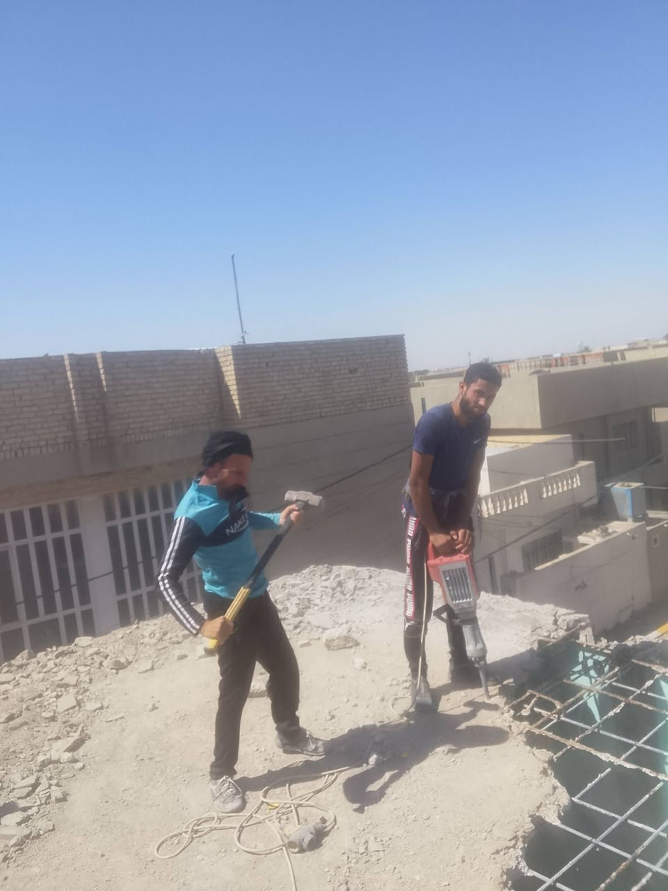 *********** 📞سلام عليكم  / يوجد كادر عمل جاهز/ تصعيد مواد/ تنضيف بيوت/ تفليش/ تكشيط/ تنضيف حدائق/ دفن نهري  / شقلنه ليل ونهار   /ومعداتنه جاهز/ ماعليك بس تصال على رقم  /     ***********
