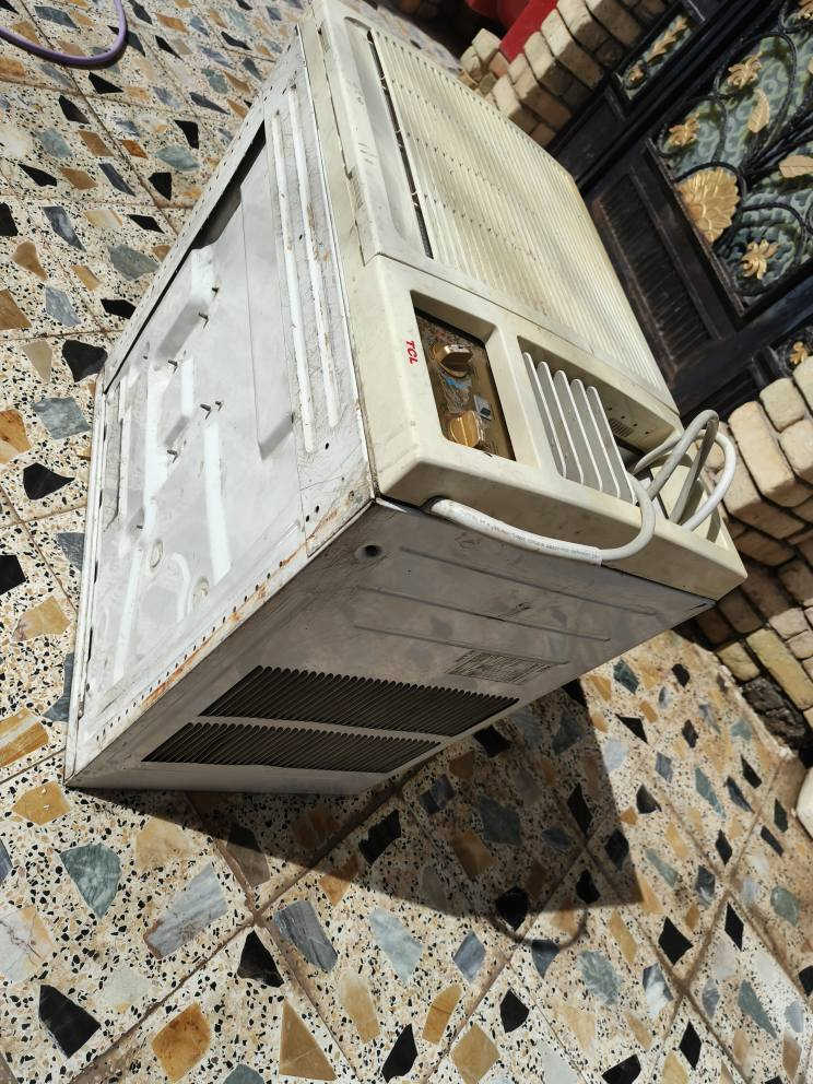 مره خصت صاحب لكروب مكيف للبيع السعر 125بي مجال قليل شغال مكاني جمعيات نهايت شارع عشرين رقمي ***********بس عل خط اتواجد عمارة, ميسان
