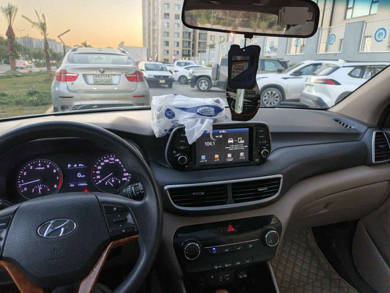 سلاك عليكم سيارة توسان وارد خليجي شركة الكاصد هاند بريك بالرجل موديل 2019 بيها مكانين بارد مثل ما موضح بالسونار السيارة بانوراما ماشيه 120 مكاني بغداد حي الجهاد للتواصل ***********
