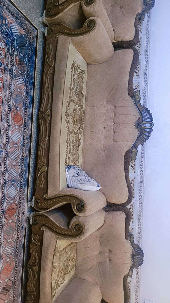 تخم 10 مقاعد 
مكان مدينه الصدر 
تواصل واتساب 
***********
