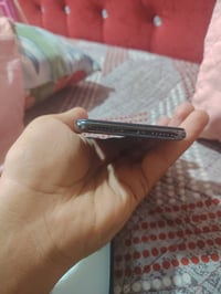 ايفون اكس ٢٥٦ • كارتونه • بطاريه ٧٧